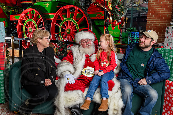 RKPhoto-2025-TheCharlestonSanta-Dec7-2633