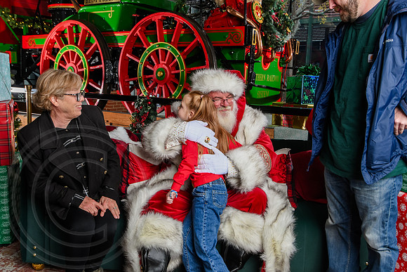 RKPhoto-2025-TheCharlestonSanta-Dec7-2634