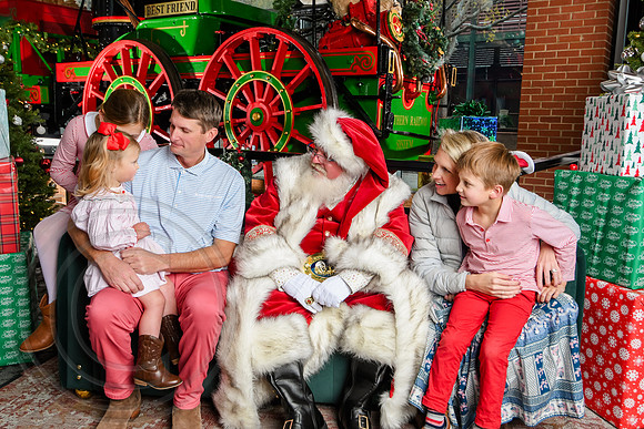 RKPhoto-2025-TheCharlestonSanta-Dec7-2644