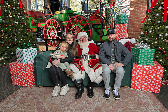 The Charleston Santa 2024-Dec7-1731