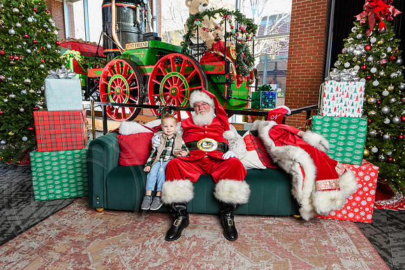 RKPhoto-2025-TheCharlestonSanta-Dec13-2923