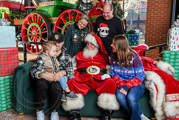 RKPhoto-2025-TheCharlestonSanta-Dec13-2928