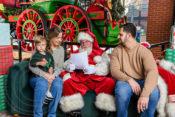 RKPhoto-2025-TheCharlestonSanta-Dec13-2933