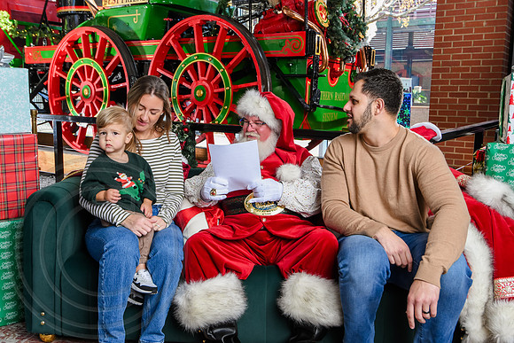 RKPhoto-2025-TheCharlestonSanta-Dec13-2934