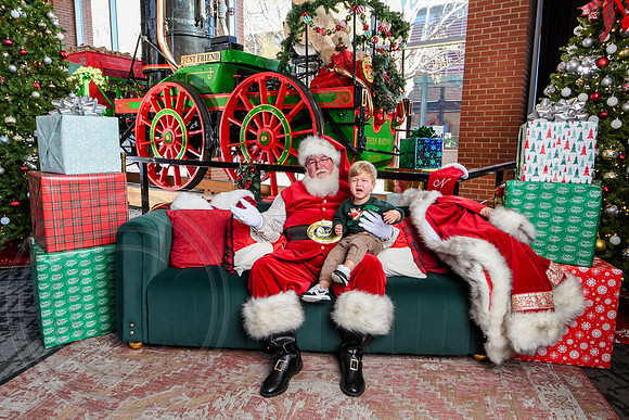 RKPhoto-2025-TheCharlestonSanta-Dec13-2936