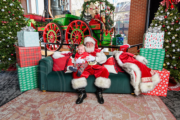 RKPhoto-2025-TheCharlestonSanta-Dec13-2949