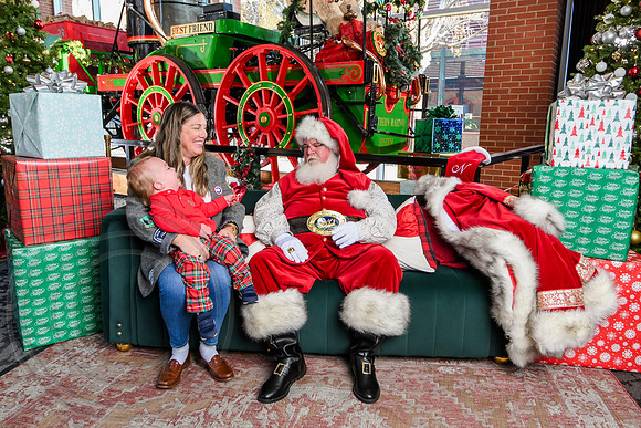 RKPhoto-2025-TheCharlestonSanta-Dec13-2951