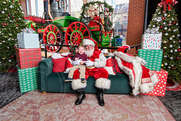 RKPhoto-2025-TheCharlestonSanta-Dec13-2957