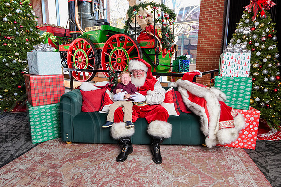 RKPhoto-2025-TheCharlestonSanta-Dec13-2958