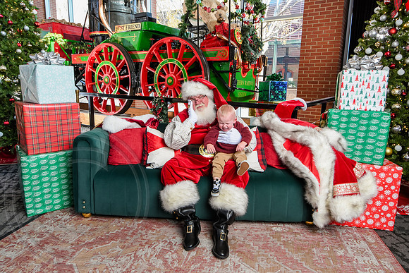 RKPhoto-2025-TheCharlestonSanta-Dec13-2980