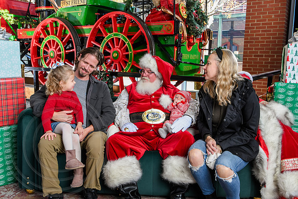 RKPhoto-2025-TheCharlestonSanta-Dec13-2993