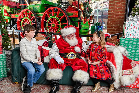 RKPhoto-2025-TheCharlestonSanta-Dec13-3006