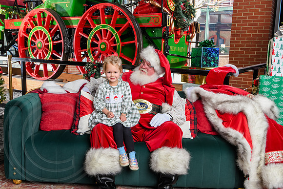 RKPhoto-2025-TheCharlestonSanta-Dec13-3018