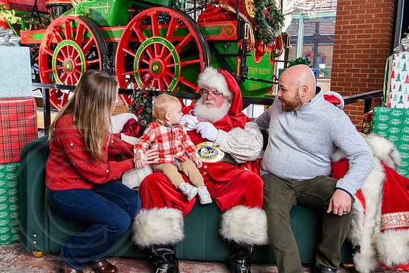 RKPhoto-2025-TheCharlestonSanta-Dec13-3023
