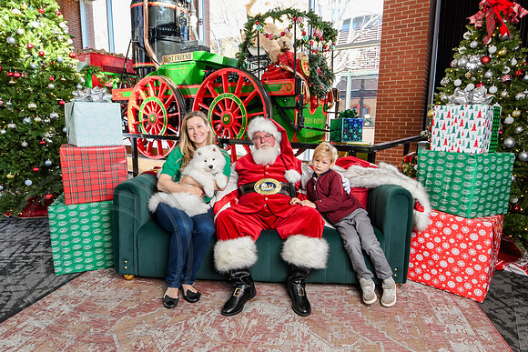 RKPhoto-2025-TheCharlestonSanta-Dec13-3112