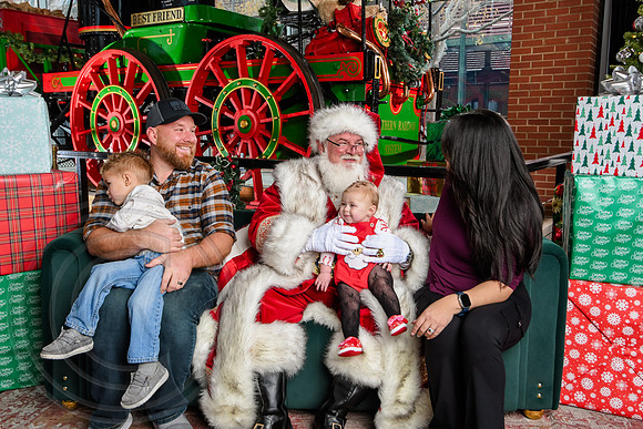 RKPhoto-2025-TheCharlestonSanta-Dec14-3619