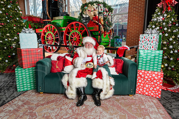 RKPhoto-2025-TheCharlestonSanta-Dec14-3623