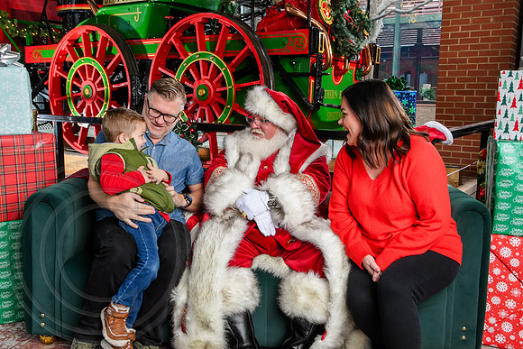RKPhoto-2025-TheCharlestonSanta-Dec14-3626