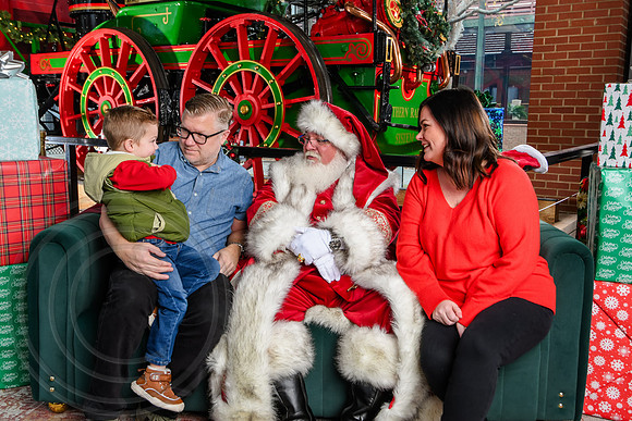 RKPhoto-2025-TheCharlestonSanta-Dec14-3627