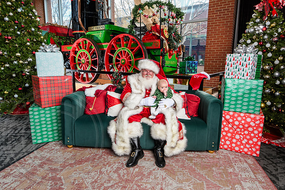 RKPhoto-2025-TheCharlestonSanta-Dec14-3629