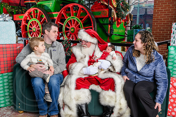 RKPhoto-2025-TheCharlestonSanta-Dec14-3636