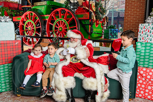 RKPhoto-2025-TheCharlestonSanta-Dec14-3646