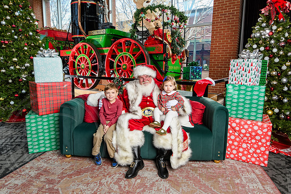 RKPhoto-2025-TheCharlestonSanta-Dec14-3650