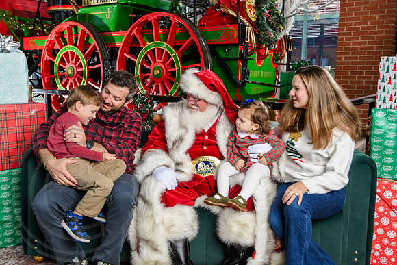 RKPhoto-2025-TheCharlestonSanta-Dec14-3653