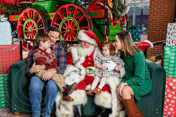 RKPhoto-2025-TheCharlestonSanta-Dec14-3660