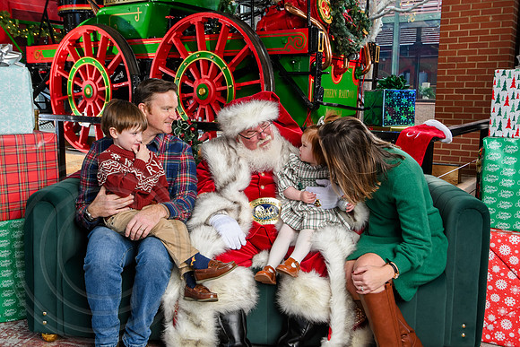 RKPhoto-2025-TheCharlestonSanta-Dec14-3661