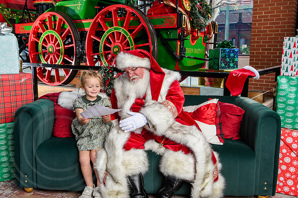 RKPhoto-2025-TheCharlestonSanta-Dec14-3670