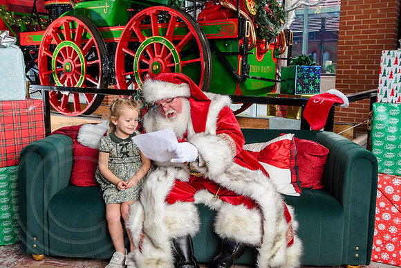 RKPhoto-2025-TheCharlestonSanta-Dec14-3671