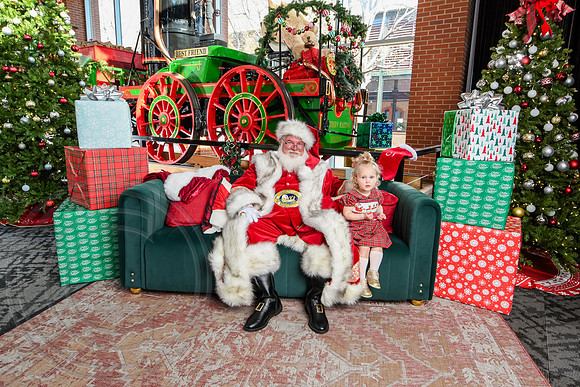 RKPhoto-2025-TheCharlestonSanta-Dec14-3734