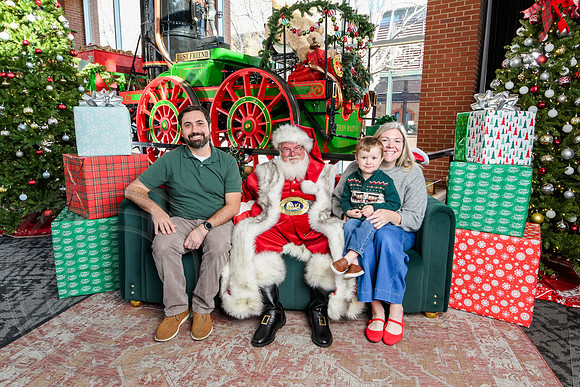 RKPhoto-2025-TheCharlestonSanta-Dec14-3754
