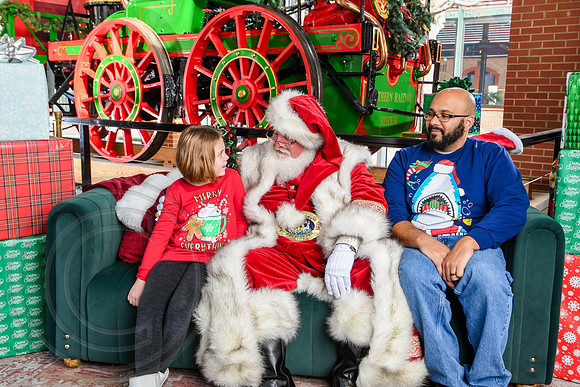 RKPhoto-2025-TheCharlestonSanta-Dec14-3804