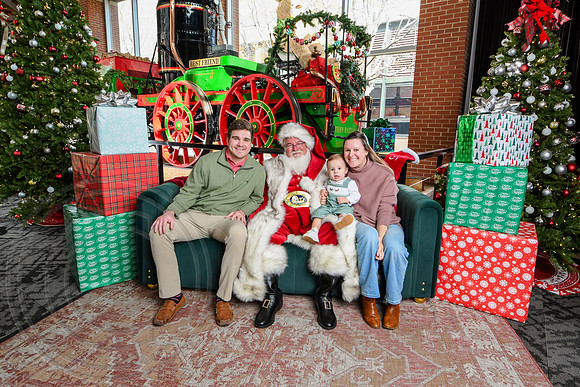 RKPhoto-2025-TheCharlestonSanta-Dec14-3848