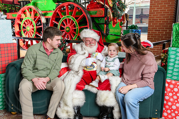 RKPhoto-2025-TheCharlestonSanta-Dec14-3849