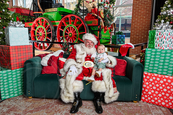 RKPhoto-2025-TheCharlestonSanta-Dec14-3850