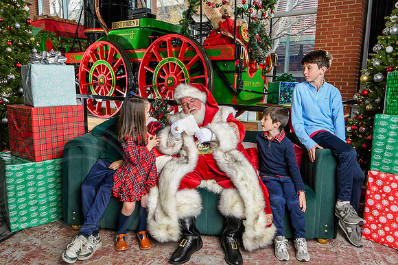 RKPhoto-2025-TheCharlestonSanta-Dec14-3896