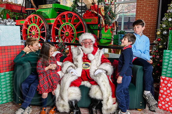 RKPhoto-2025-TheCharlestonSanta-Dec14-3898