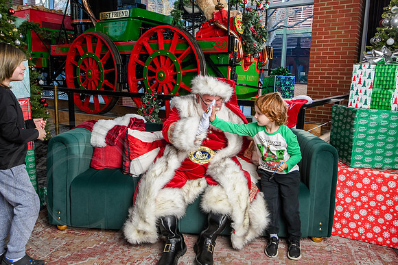 RKPhoto-2025-TheCharlestonSanta-Dec14-3971