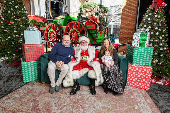RKPhoto-2025-TheCharlestonSanta-Dec14-3978