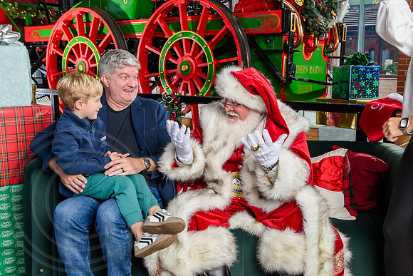 RKPhoto-2025-TheCharlestonSanta-Dec14-3668