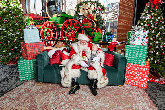 RKPhoto-2025-TheCharlestonSanta-Dec14-3722