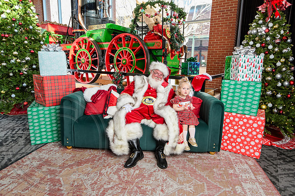 RKPhoto-2025-TheCharlestonSanta-Dec14-3735