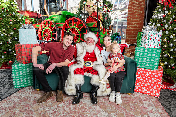 RKPhoto-2025-TheCharlestonSanta-Dec14-3736