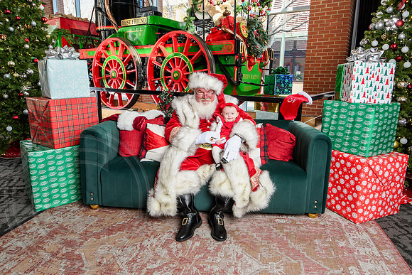 RKPhoto-2025-TheCharlestonSanta-Dec14-3916