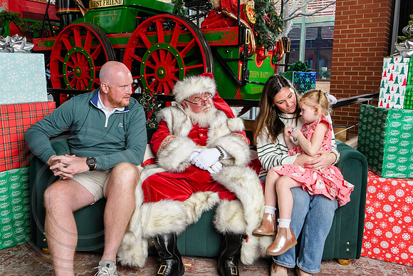 RKPhoto-2025-TheCharlestonSanta-Dec14-3937