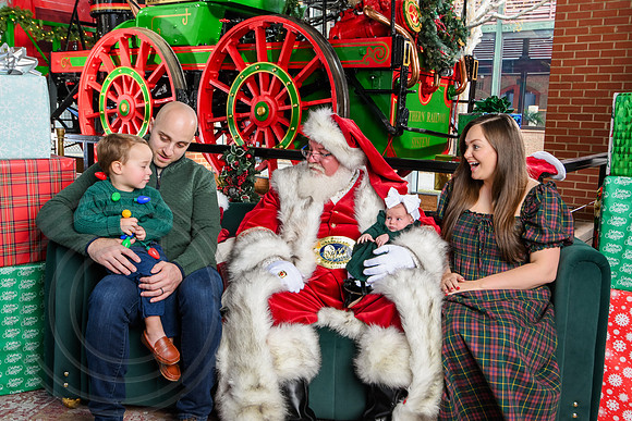 RKPhoto-2025-TheCharlestonSanta-Dec14-3799