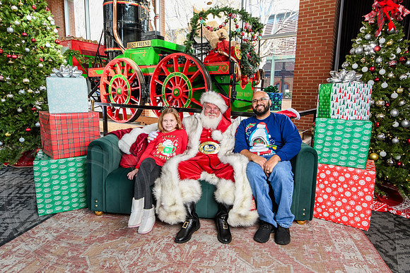 RKPhoto-2025-TheCharlestonSanta-Dec14-3803